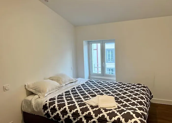 Magnifique Cl-fd Centre Historique Marche Poissons A * Clermont-Ferrand